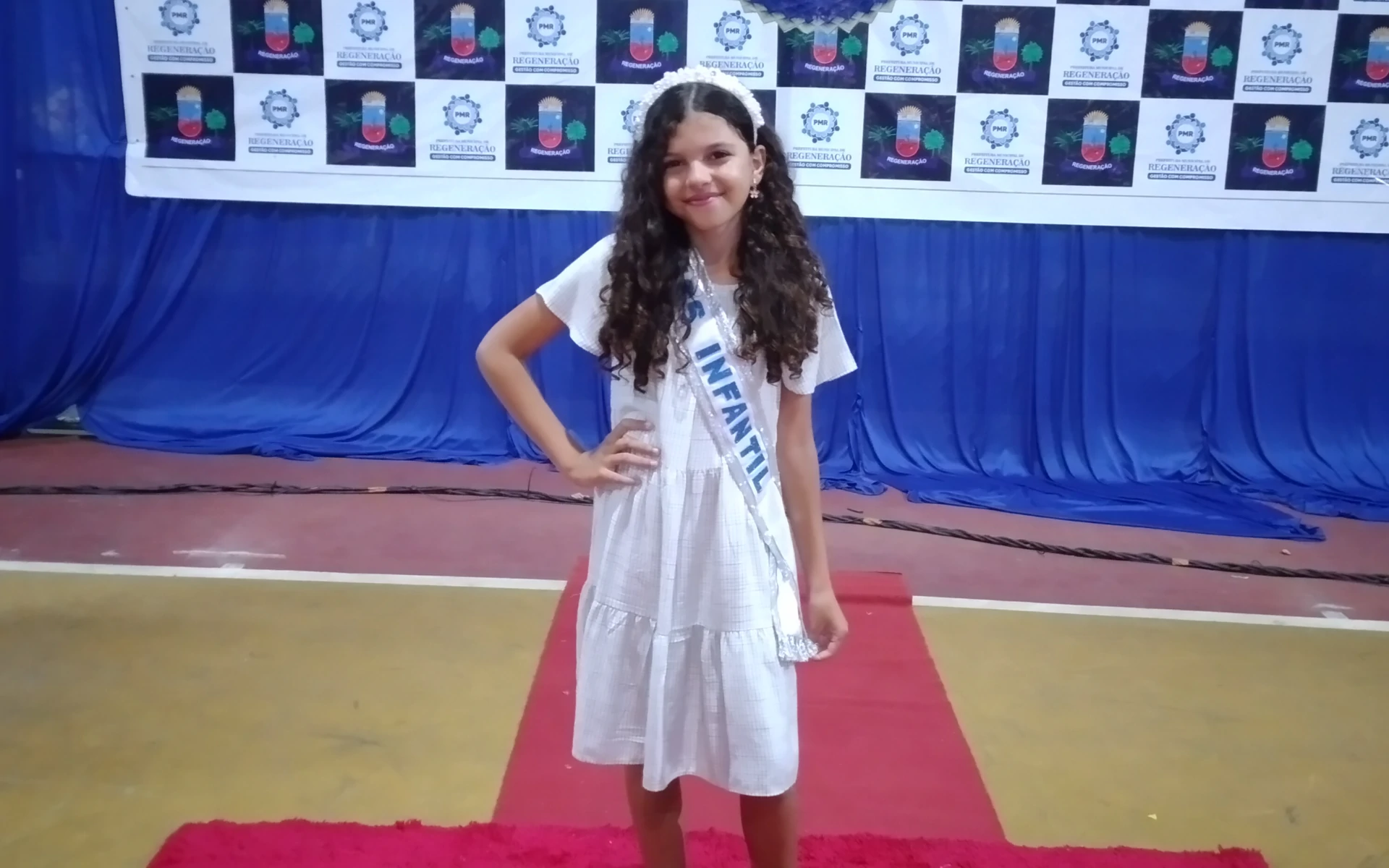 A-foto-mostra-a-miss-Lanna-Gabrielly-da-Silva-Carneiro-Mister-e-Miss-Beleza-Estudantil-Regenerense-2022