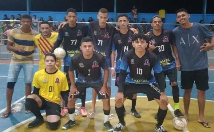 Campeões - Bico – Seco- da - Unidade - Escolar - Alberto - Leal - Nunes - é - o - grande Campeão - da - 1ª - Superliga - Escolar – de - Futsal - na - imagem - o - elenco – campeão