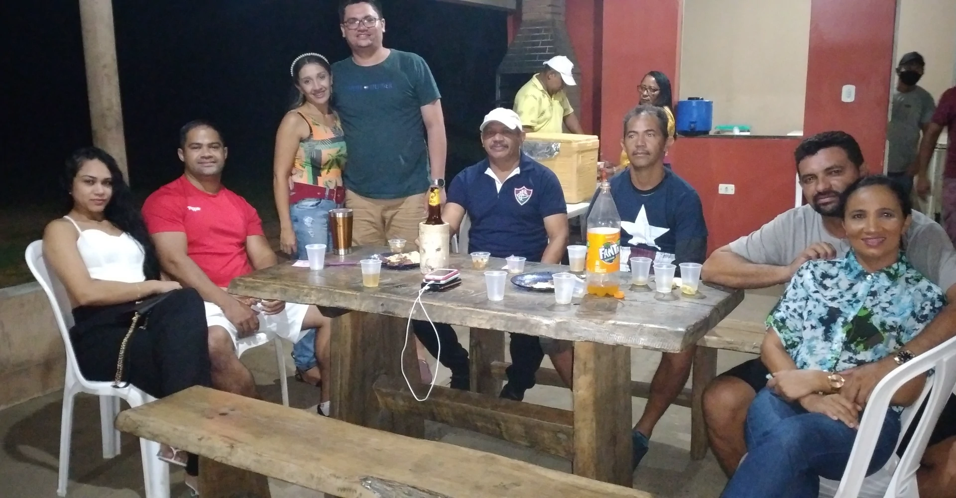 Imagens - da - festa - de - confraternização - de - fim - de - ano - da - Associação - Master - de Futebol – Regenerense - que - aconteceu - na - chácara – Lira - associados - e - suas – famílias- se - divertem 