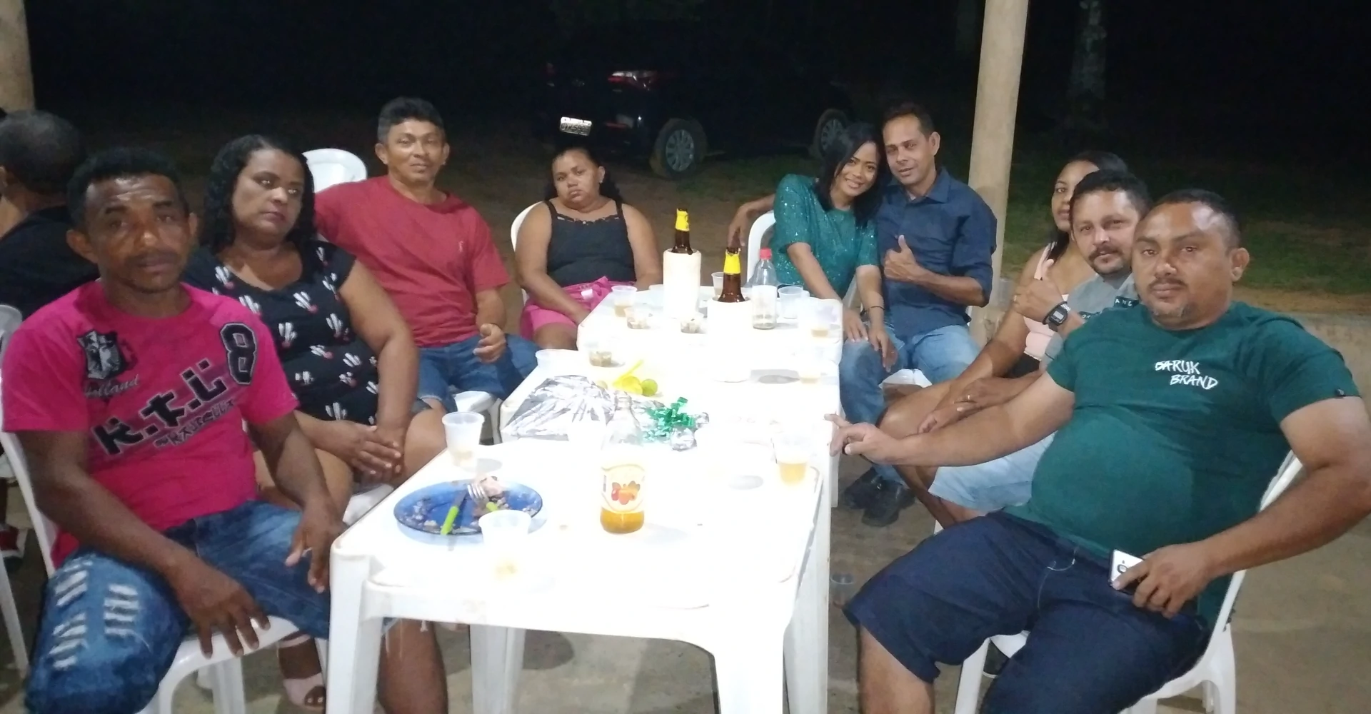 Imagens - da - festa - de - confraternização - de - fim - de - ano - da - Associação - Master - de Futebol – Regenerense - que - aconteceu - na - chácara – Lira - associados - e - suas – famílias- se - divertem 