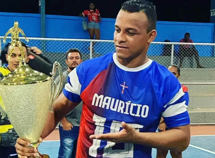 Na - imagem - atacante - Mauricio - Serzorte - o - Nim - jogador - sofreu - uma – forte - pancada - na - cabeça - e - caiu - desacordado - durante - jogo - na - cidade - de – Amarante -fez - exames - e - passa – bem