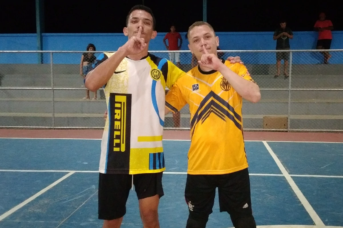 Na-imagem-Ryan-e-Douglas-avançaram-paras-as-semifinais-ao-vencerem-Mikelson-e-Jojó-nos-pênaltis.