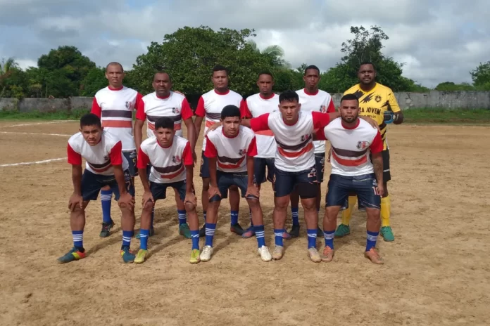 Na-imagem-jogadores-do-Santa-Cruz-Treze-e-Santinha-vão-chegar-vivo-na-última-rodada-do-campeonato-do-CSU