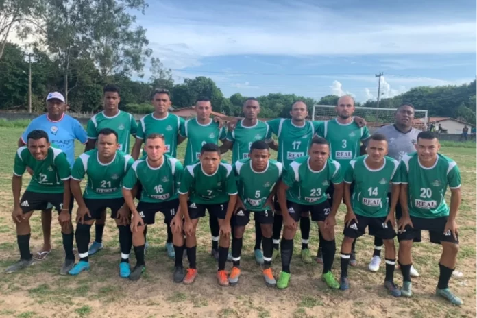 Na-imagem-jogadores-do-Real-Madrid-venceram-de-virada-a-Mata-por-3-X-1-na-4ª-rodada-do-campeonato-do-CSU.