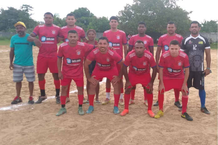 Na-imagem-jogadores-do-Bayern-de-Munique-vence-a-Mata-no-último-minuto-do-jogo-e-fica-à-espera-de-um-milagre-na-última-rodada-do-campeonato-do-CSU.