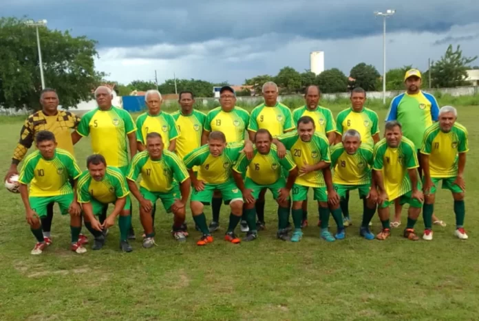 Regeneração-vai-sediar-a-Primeira-Copa-Regional-dos-Quarentões-do-Médio-Parnaíba, Regeneração-vai-sediar-a-Primeira-Copa-Regional-dos-Quarentões-do-Médio-Parnaíba-na-imagem-jogadores-e-sócios-da-Associação-Master-de-Futebol-da-cidade