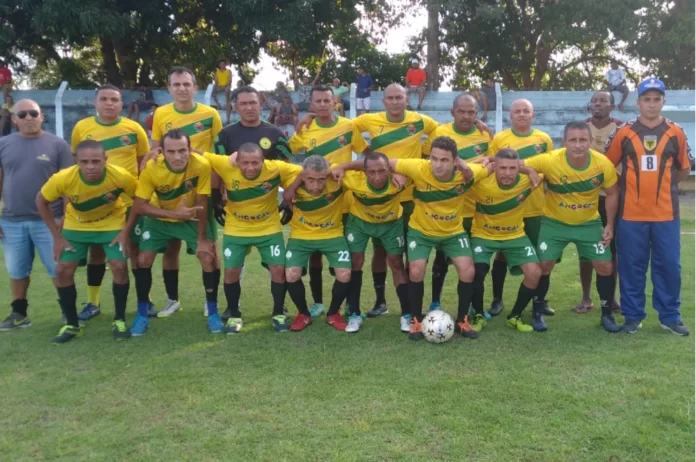Seleção-dos-Quarentões-de-Angical-do-Piauí-atropela-Água-Branca-e-garante-vaga-na-final-da-primeira-Copa-Regional-dos-Quarentões-do-Médio-Parnaíba. Na-Imagem-jogadores-da-Seleção-dos-Quarentões-de-Angical-do-Piauí-atropelaram-Água-Branca-e-garantiram-vaga-na-final-da-primeira-Copa-Regional-dos-Quarentões-do-Médio-Parnaíba.