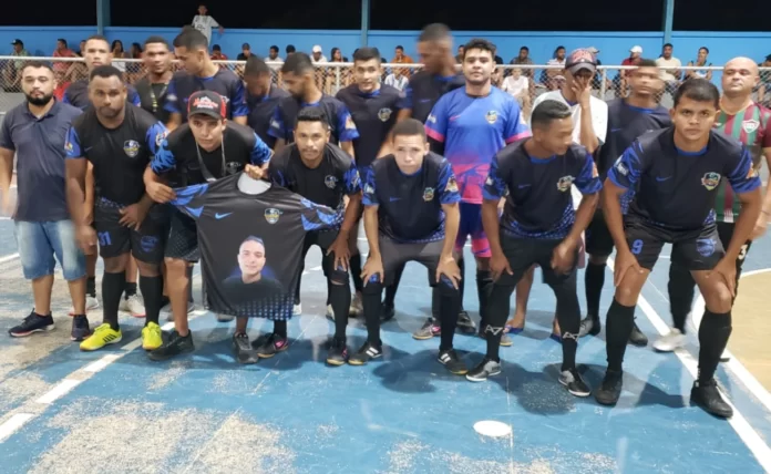 Na -imagem -jogadores -do -Super -11 -surpreenderam -e -derrotaram -o -Torres -de -Arraial, -um -dos -favoritos -ao -título -da -5ª - Liga -das -Estrelas - de -Futsal - -de -Regeneração.