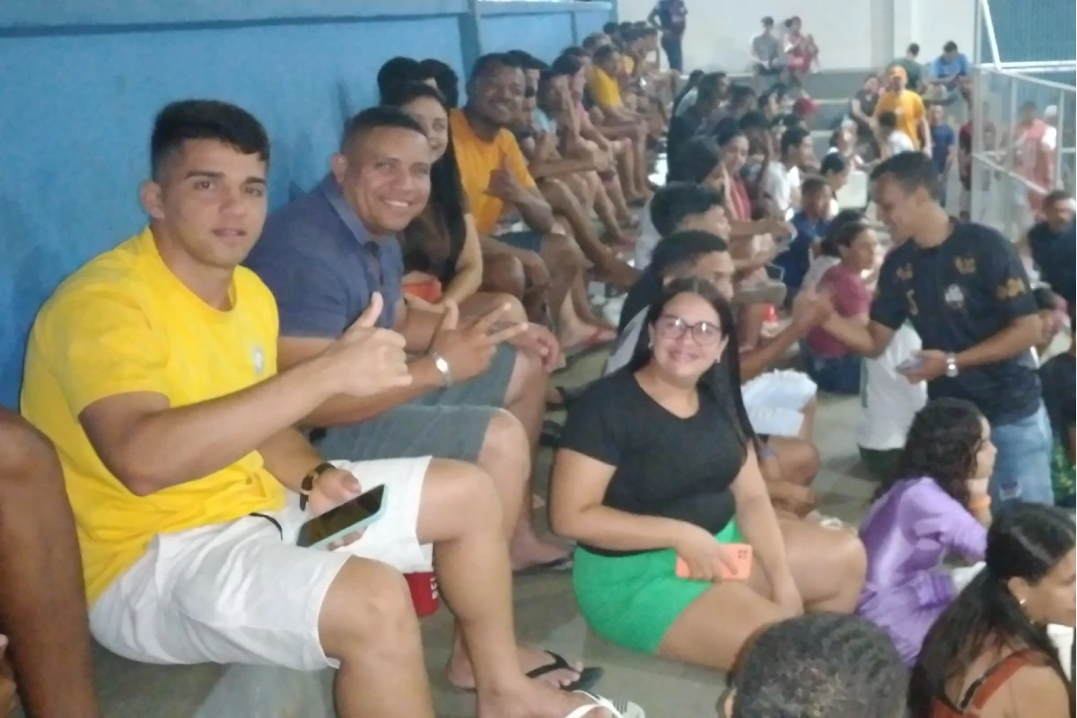 Na-imagem-torcedores-que-lotaram-o-Ginásio-Gonçalo-Nunes