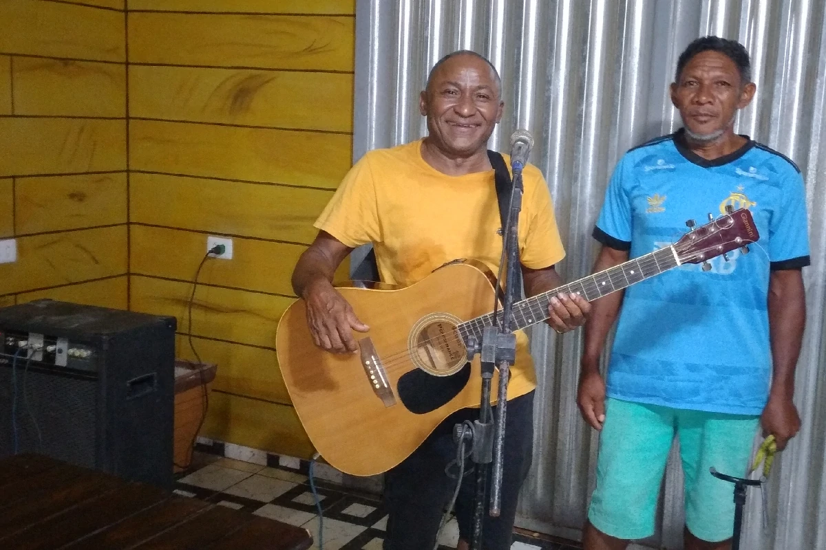 Na-imagem-Zé-Lindomar-ao-lado-do-saudoso-Hilton-Paca