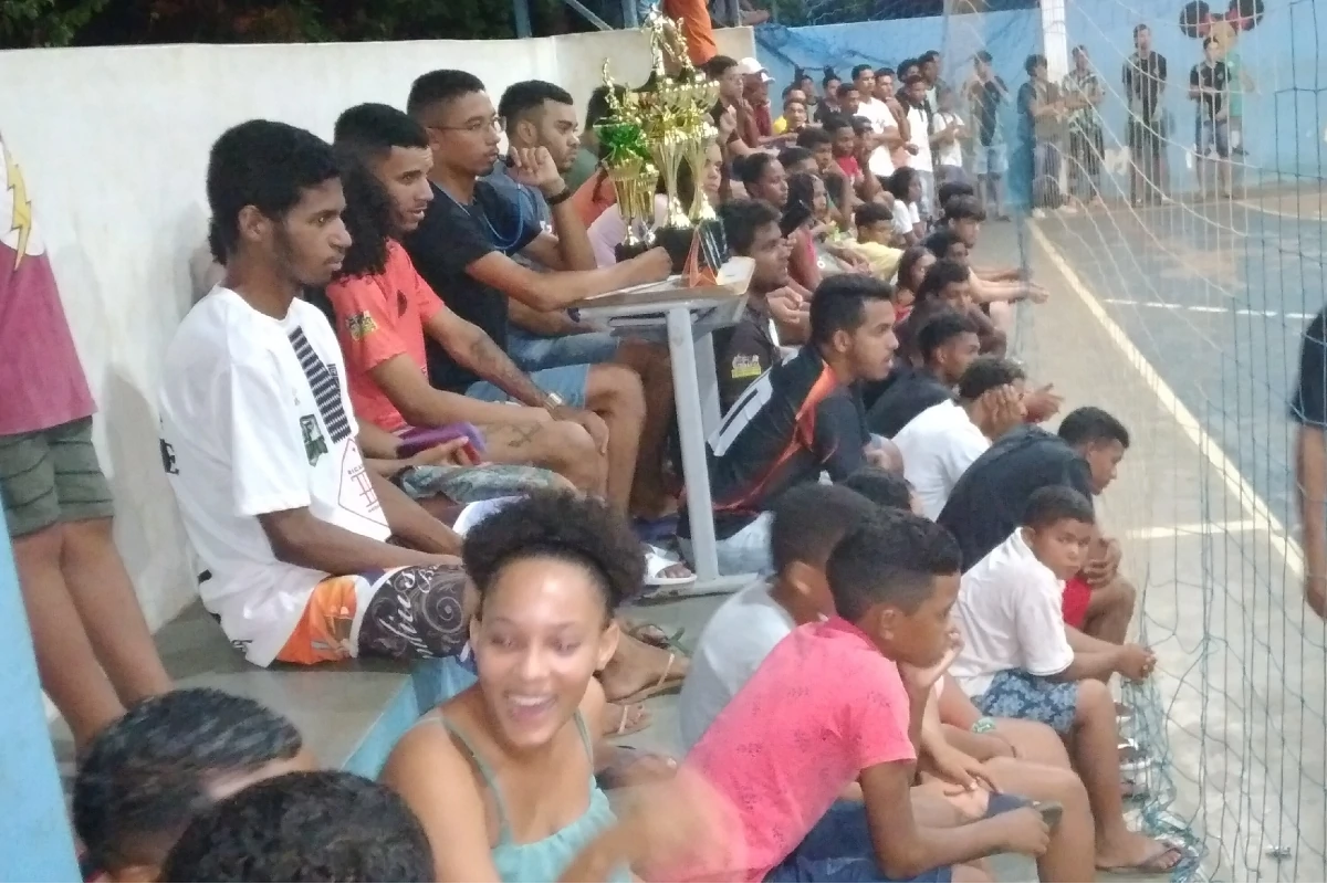 Na-imagem-grande-Público-que-lotou-o-Ginásio-Iracema-Portela-para-prestigiar-a-final-da-2ª-Copa-de-Futsal-do-PSG