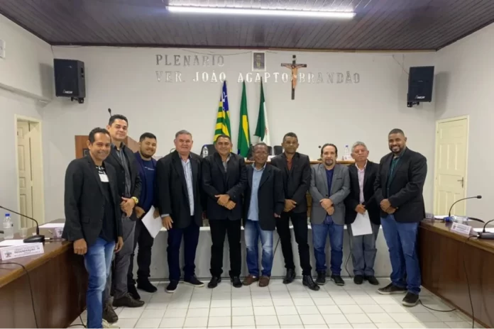 Vereadores - aprovam - Piso - Nacional - dos - Enfermagem - de - R$ 4.750 – e- mais - sete requerimentos - de - suma - importância - para – os - cidadãos - regenerenses Plenário - da - Câmara - de - Regeneração - Vereadores – aprovam - Piso - Nacional - dos Enfermagem - de - R$ - 4.750 - e - mais – sete - requerimentos - de - suma - importância - para – os - cidadãos - regenerenses.