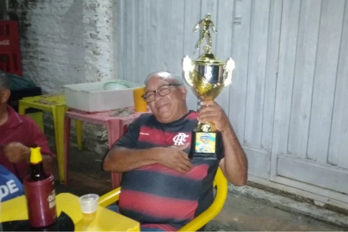 Na-imagem-Gambino-novo-treinador-da-seleção-de-Angical