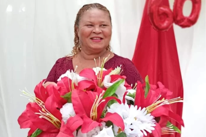 Aos - 62 anos - de - idade - morre – a- empresária - Regenerense - Teresa - Ramos, depois - de - ter - participado - da - tradicional - missa - do- encontro - dos - Santos - em - Santa - Cruz - dos – Milagres. Na - imagem - Teresa - Ramos - a - empresaria - faleceu - aos - 62 - anos - vítima - de - um - mal - subido - enquanto - dormia - em - sua – casa – no - Barrio - São - Vicente