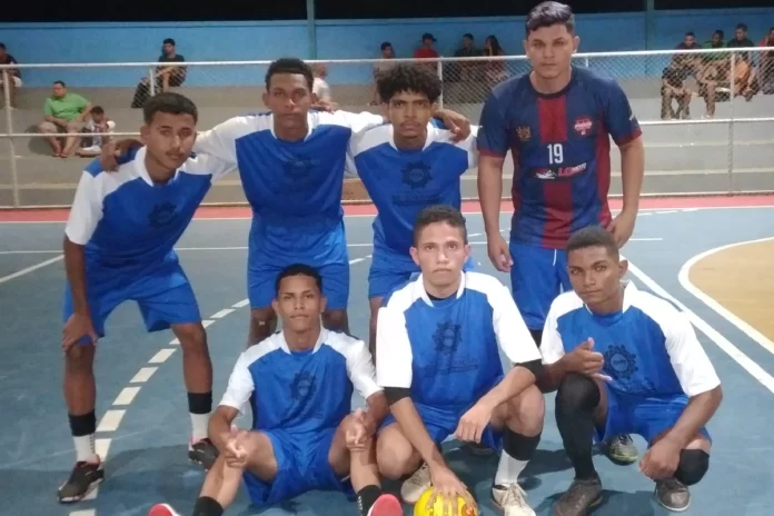 Começou-a-3ª-Superliga-de-Futsal-Escolar-de-Regeneração-a-imagem-mostra-o-time-do-Juventus-que-aplicou-a-maior-goleada-sobre-o-Fla-Ibis-9-X-1