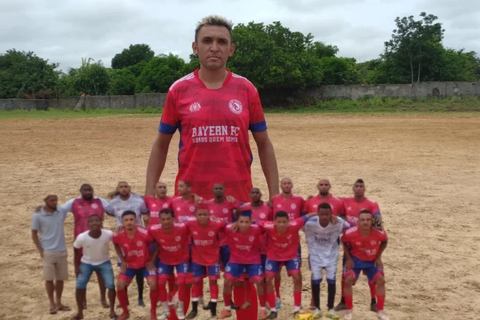 Na - imagem - Capitão – Josean - o maior - campeão - do - Campeonato - do CSU -foram - 19 -títulos