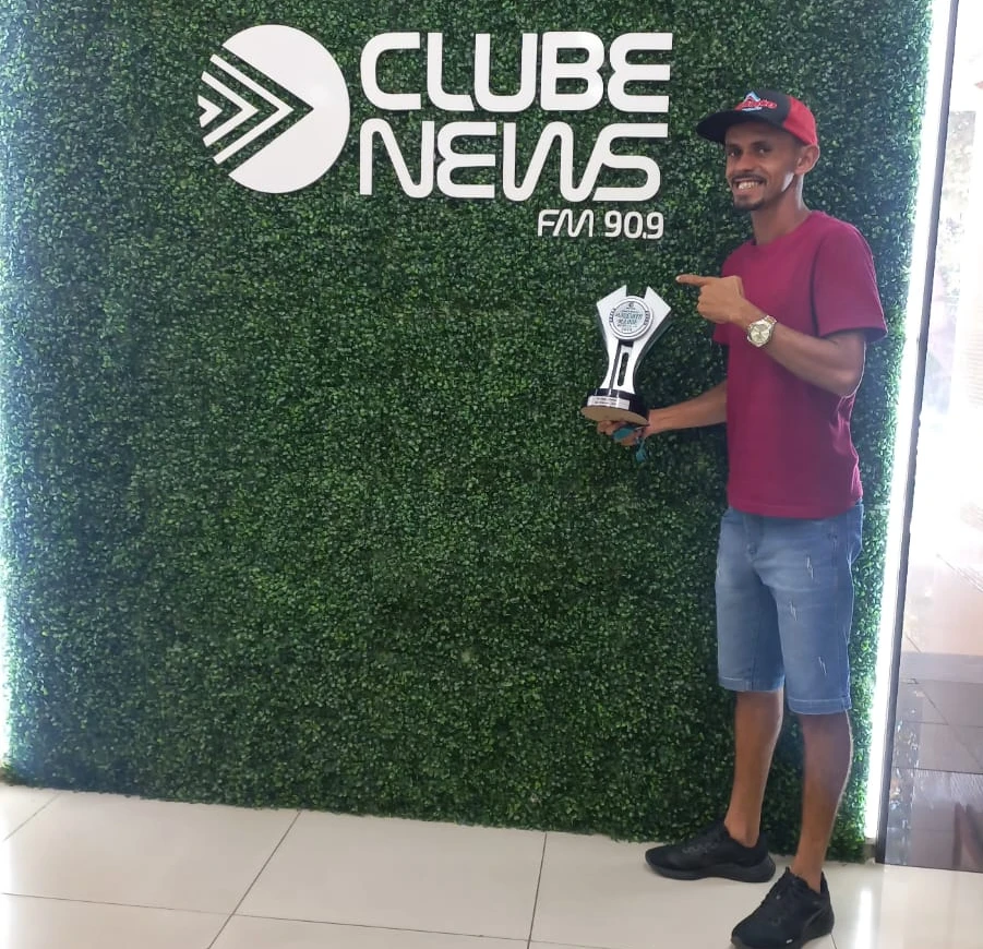 Na-imagem-Fabinho-na-Clube-News-FM