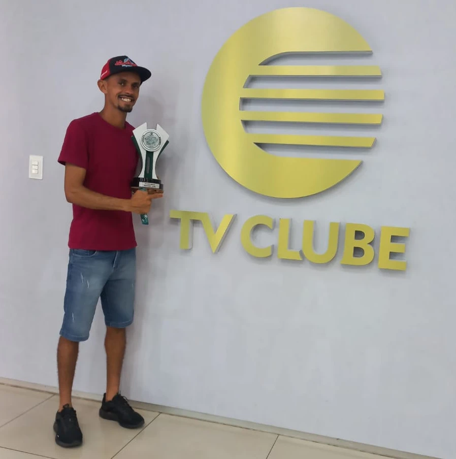 Na-imagem-Fabinho-na-TV-Clube