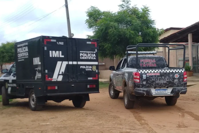 Viatura isolando área de mais um homicídio no Piauí.