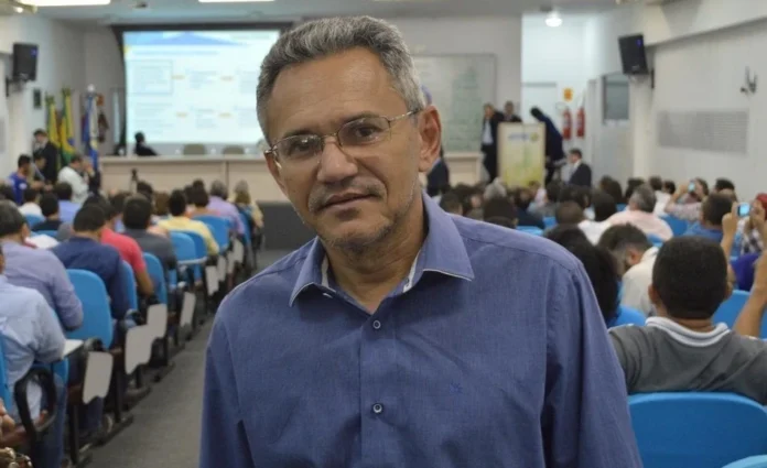 Na-foto-ex-prefeito-de-Regeneração-Hermes-Teixeira-Nunes-Júnior