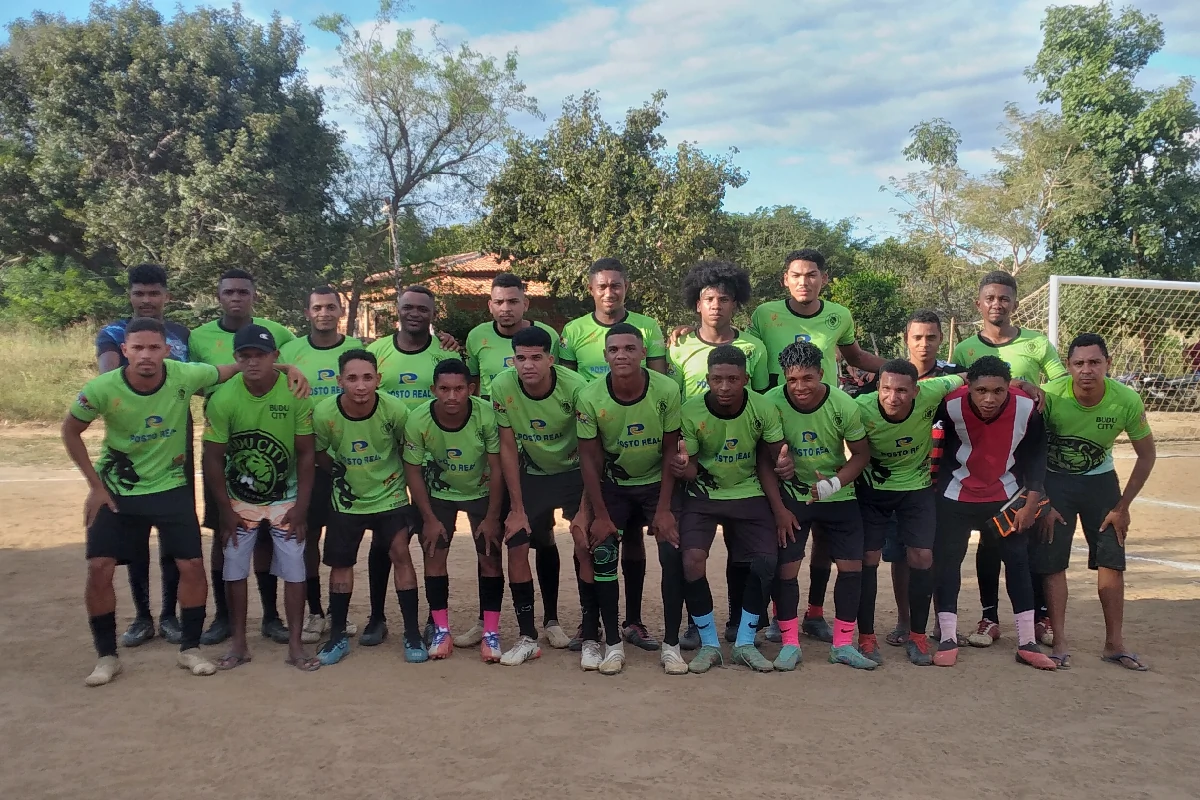 Na-imagem-elenco-do-Budu-City