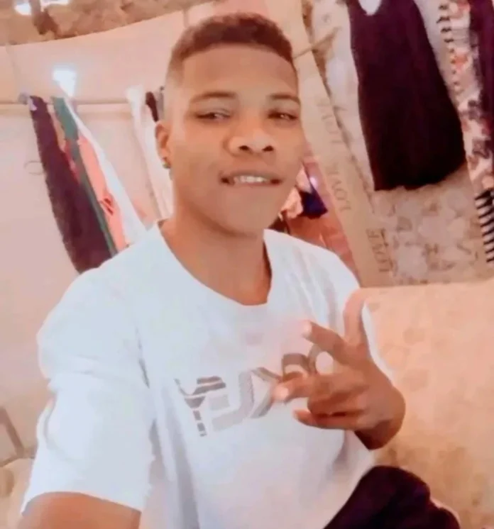 Padeiro-de-22-anos-é-assassinado-com-tiro-na-cabeça-durante-festa-de-Reggae-na-cidade-de-Regeneração Na-imagem-Padeiro-Wellyson-de-Araújo-Silva-de-22-anos-moto-durante-festa-de-Reggae-na-Vila-União-Regeneração