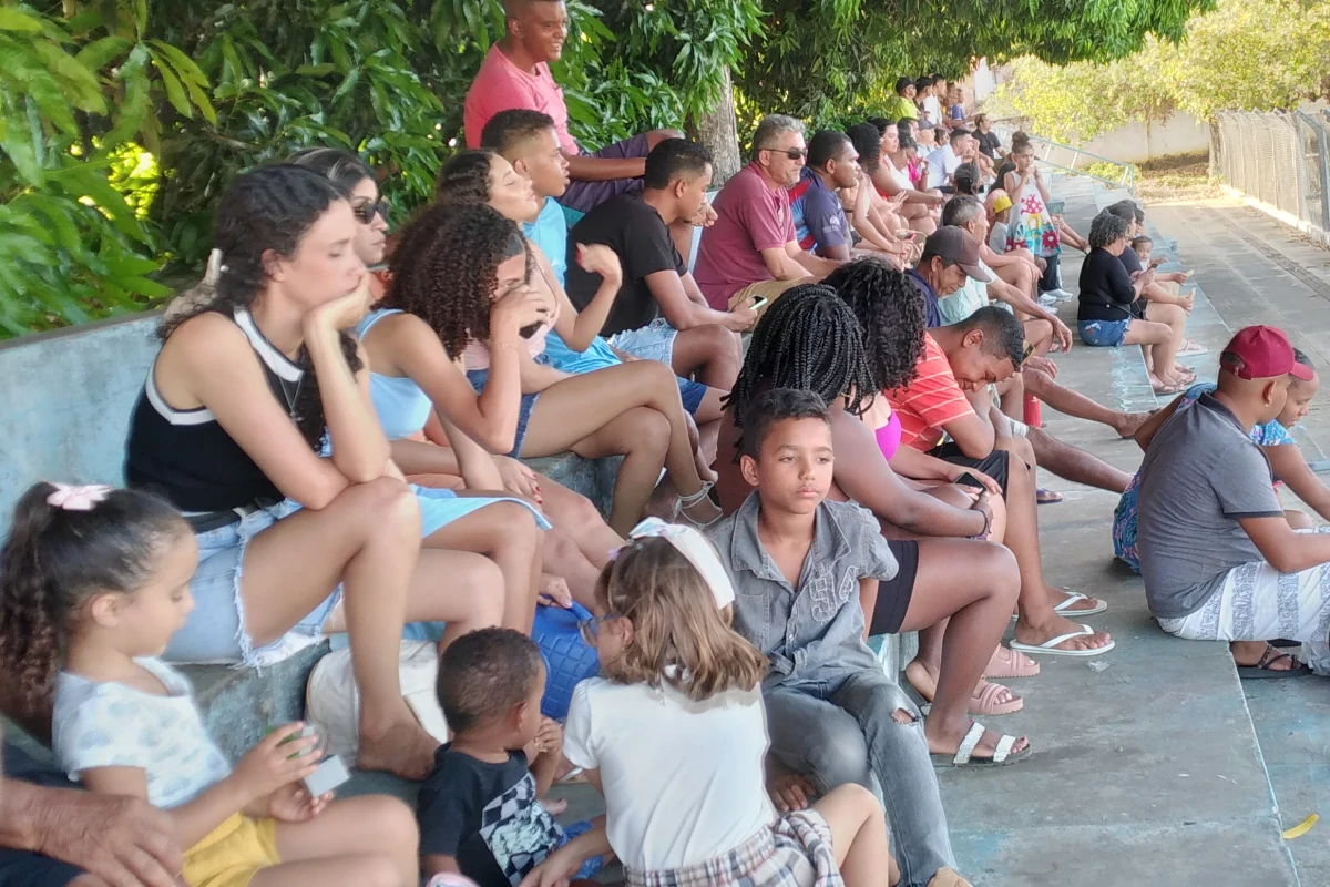 Na-imagem-público-que-compareceu-para-ver-a-final-2ª-da-Copa-Regional-dos-Quarentões-do-Médio-Parnaíba