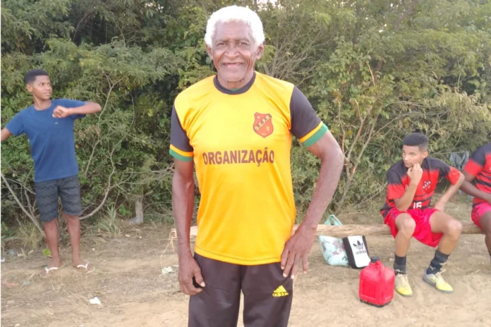 Morre-aos-62-anos-Zezão-o-pai-do-futebol-feminino-em-Regeneração Na-imagem-Zé-da-Cruz-Santos-o-Zezão-o-homem-que-deu-vida-ao-futebol-feminino-em-Regeneração-Morre-aos-62-anos-vítimas-de-um-AVC