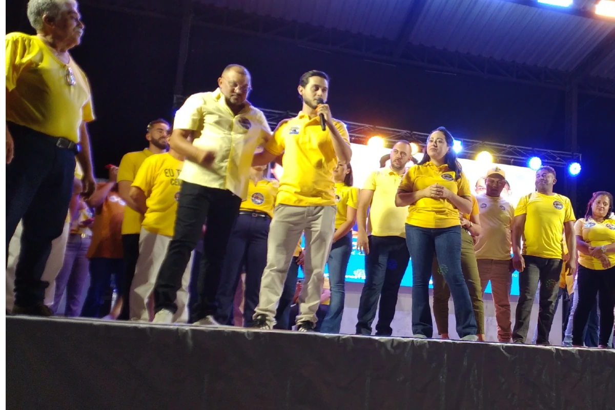 Discurso-do-pré-candidato-Silvio-Alves-durante-a-convenção.