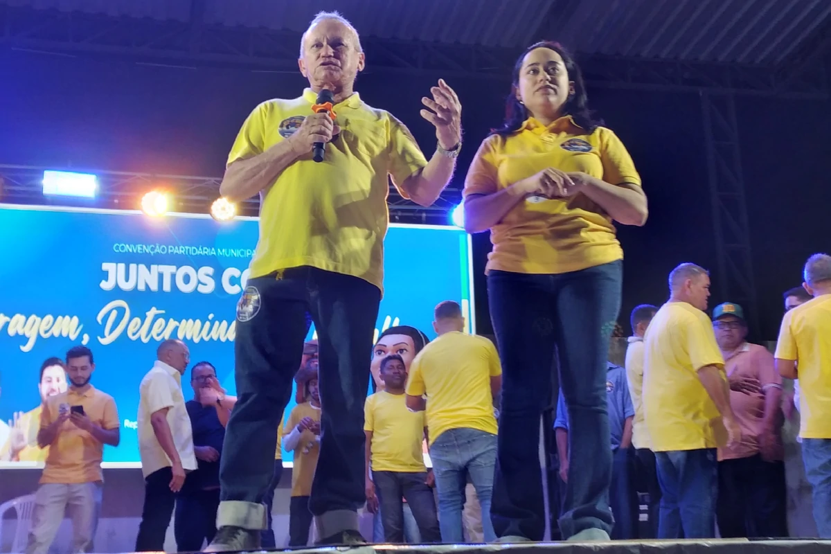 Discurso-de-Plácido-Nunes-presidente-do-Podemos-em-Regeneração-e-pai-da-candidata-Gabriela-Nunes.