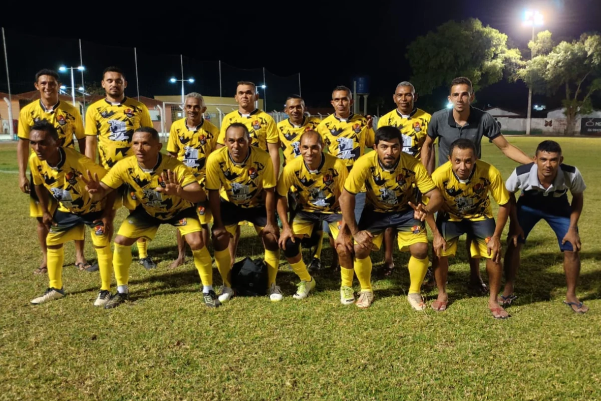 Na-imagem-Seleção-de-Agricolândia-atropelaram-Santo-Antônio-com-a-maior-goleada-da-Copa-AMPAR-dos-Quarentões-equipe-protagonizou-um-show-de-gols.
