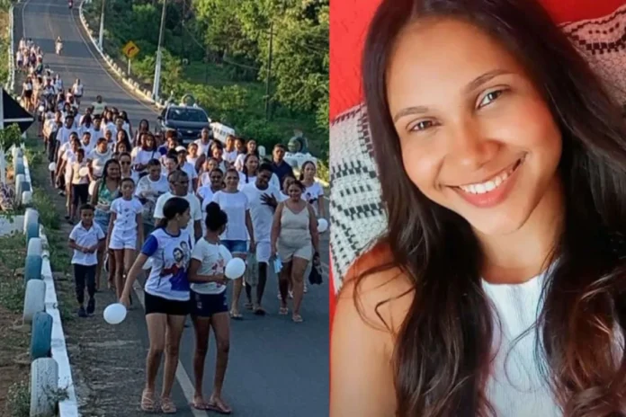 Família-e-amigos-realizam-caminhada-de-oração-pela-jovem-desaparecida-Lívia-Marques-até-o-Mirante-do-Morro-da-Cruz-de-Regeneração Família-e-amigos-de-Lívia-Marques-fazem-caminhada-de-oração-até-o-Mirante-do-Morro-da-Cruz-em-Regeneração.