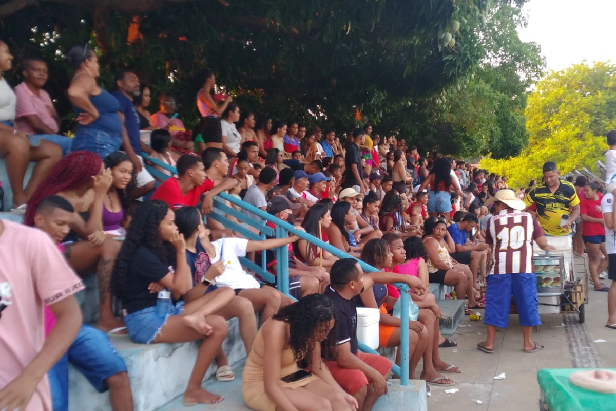 Estádio-lotado-Arquibancadas-do-Estádio-Alfredão-completamente-tomadas-pelo-público-que-acompanhou-a-grande-final-entre-Borussia-e-Real-Madrid