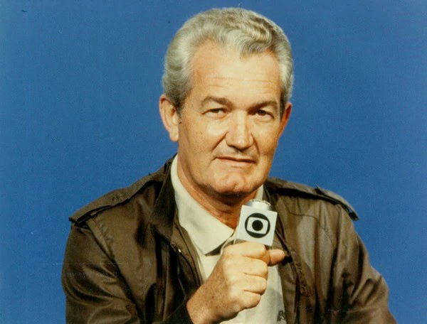 Na-imagem-Leo-Batista-a-voz-do-esporte-brasileiro