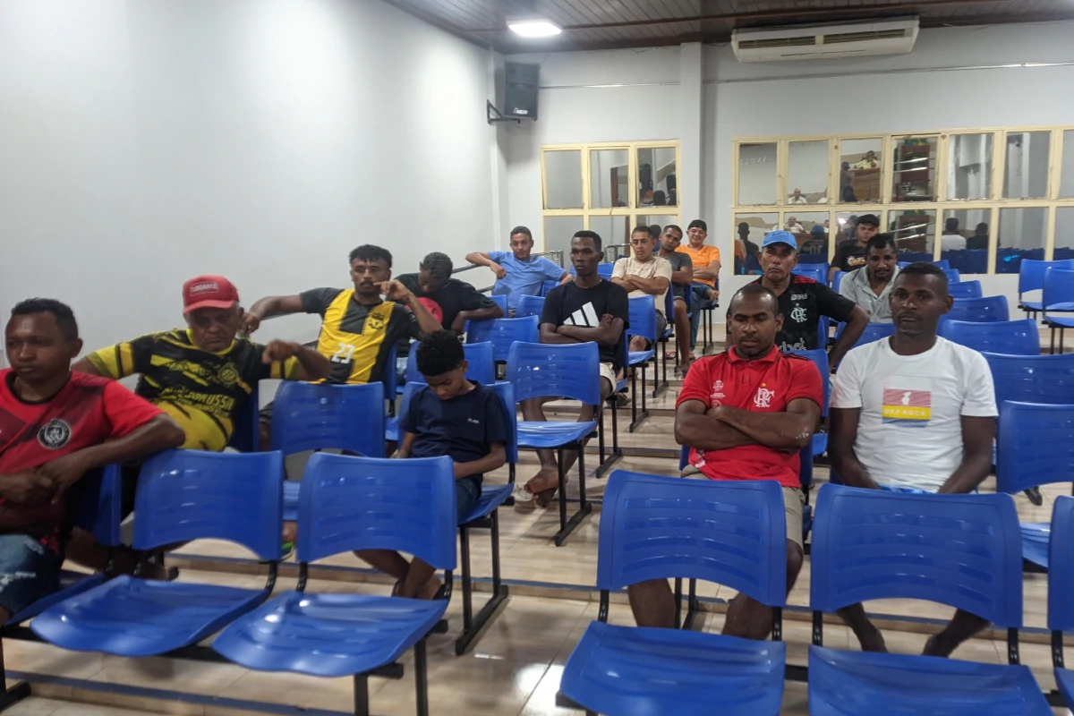 Na-foto-dirigentes-de-clubes-no-plenário-da-câmara-josé-Agapito-Brandão-durante-o-arbitral-do-24ª-Campeonato-do-CSU