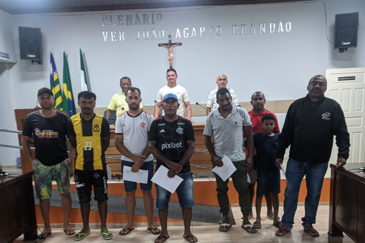 Na-foto-todos-os-presidentes-de-clubes-possando-para-a-foto-oficial-do-24º-Congresso-Técnico:-Campeonato-do-CSU