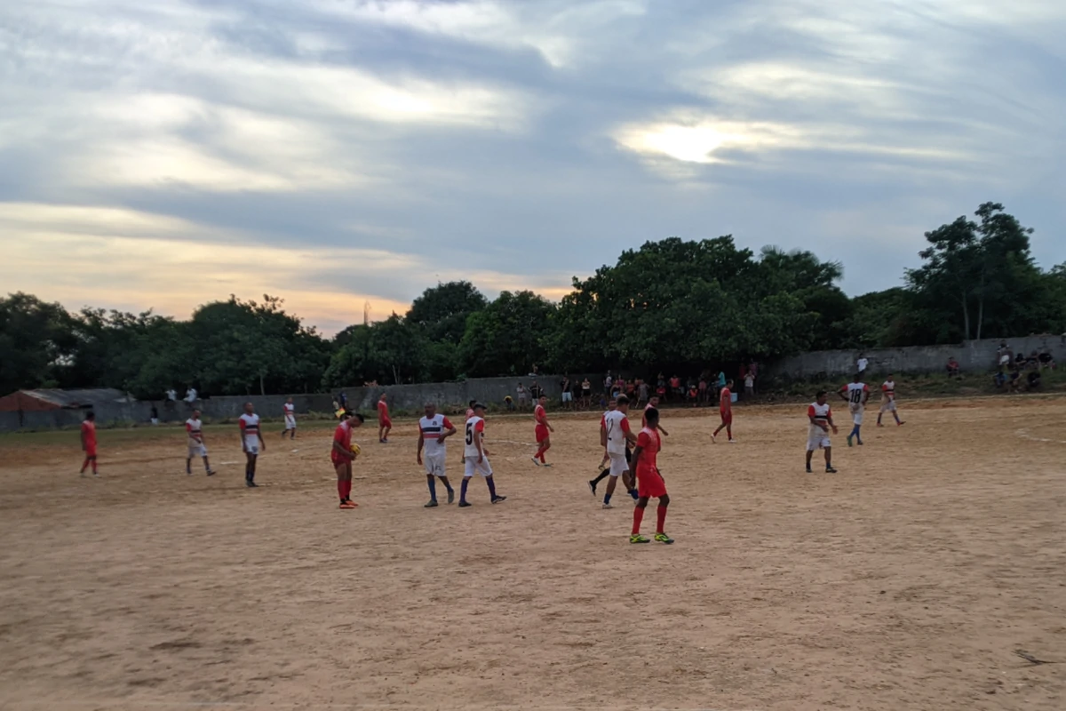 Lances-do-jogo-Ajax-e-Santa-Cruz