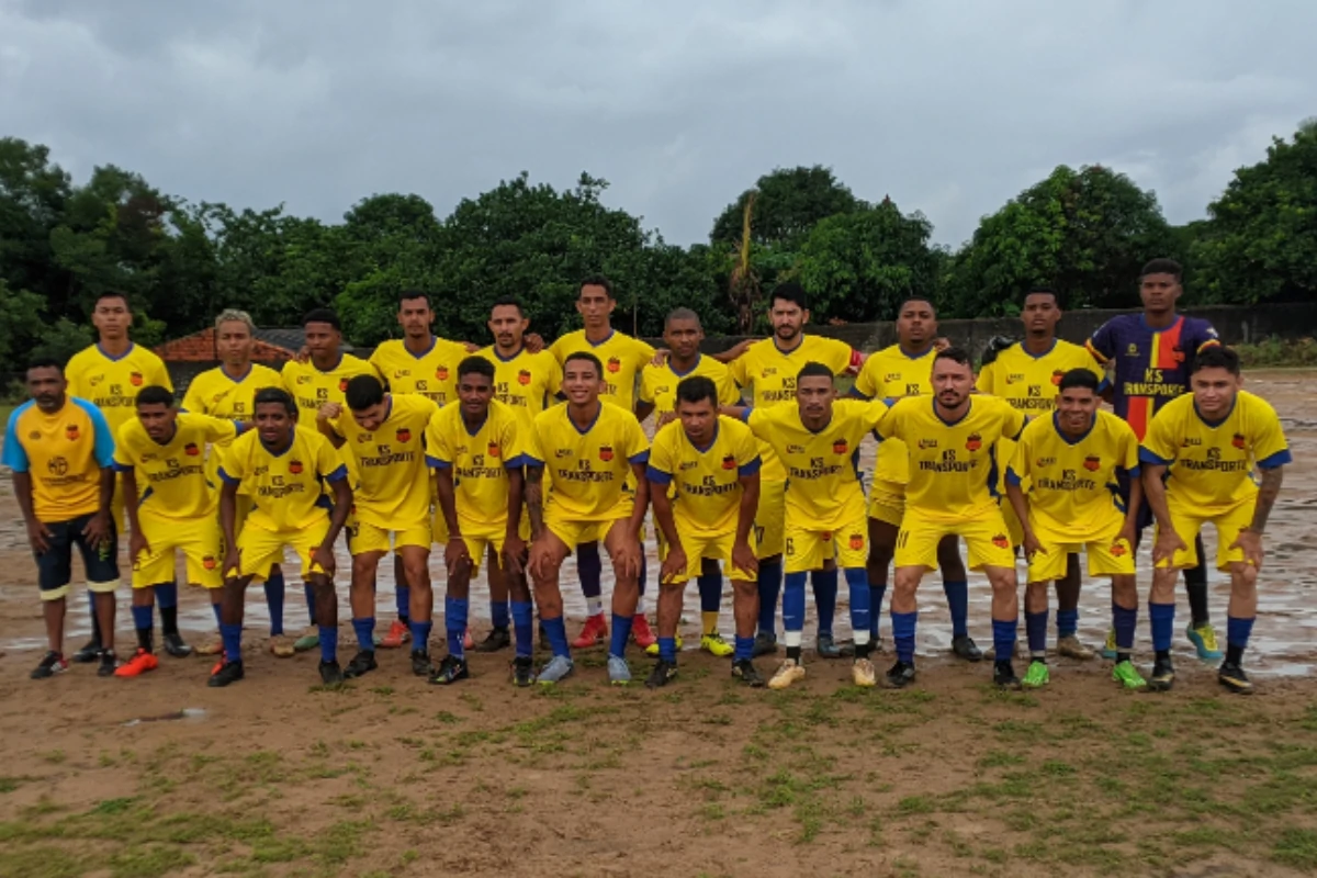 A-foto-mostra-o-time-do-Cajuína-Mandú