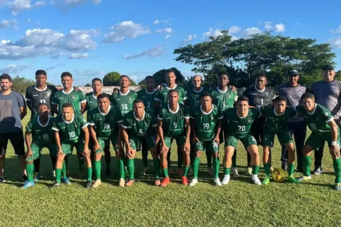 Com-Hat-trick-de-Icássio-Piauí-Regeneração-massacra-Angical-em-pleno-Estádio-Poeirão-na-abertura-da-3ª-Supercopa-APPM Elenco-completo-da-seleção-de-Regeneração-jogadores-e-comissão-técnica--reunido-para-a-3ª-edição-da-Supercopa-APPM-o-maior-torneio-de-futebol-amador-do-Estado-do-Piauí