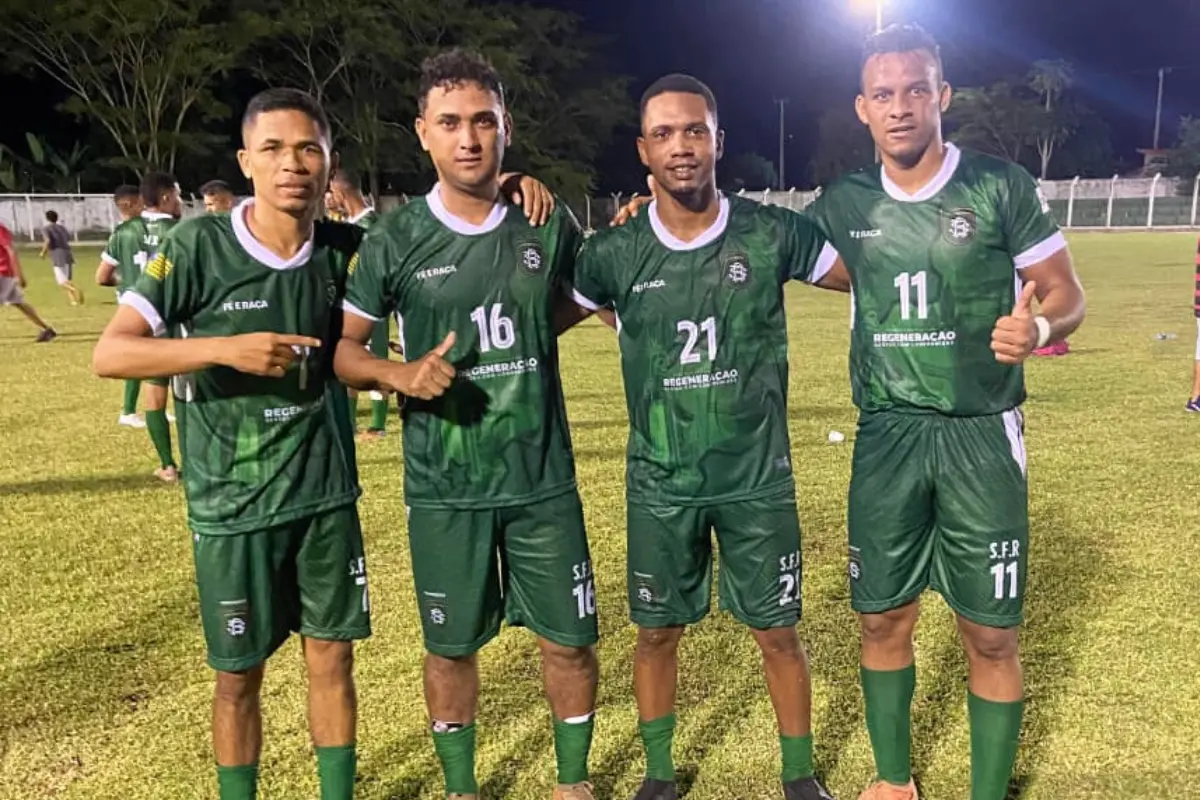 Na-foto-os-jogadores-da-Seleção-de-Regeneração-Laercio-o-Carrasco-Lucas-Carlinhos-Carioca-e-Mauricio-o-Nim