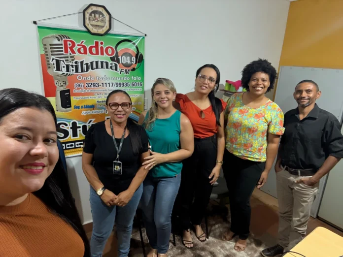 Na-foto-Profissionais-da-rede-de-proteção-à-infância-de-Regeneração:-Dra-Celma-as-assistentes-sociais-Suzane-Cutrim-do-CRAS-1-e-Karmy-do-CREAS-secretária-de-comunicação-da-Secretaria-de-Assistência-Social-Lilia-e-a-conselheira-tutelar-Márcia-Rejane-todos-deram-entrevista-na-Rádio-Tribuna-para-alertar-sobre-o-problema-do-abuso-sexual-infantil-em-Regeneração
