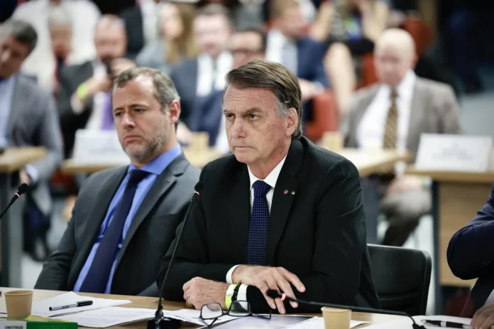 Na-imagem-o-ex-presidente-Jair-Bolsonaro-prestando-depoimento-ao-Supremo-Tribunal-Federal-(STF)-sobe-a-tentativa-de-Golpe-de-Estado