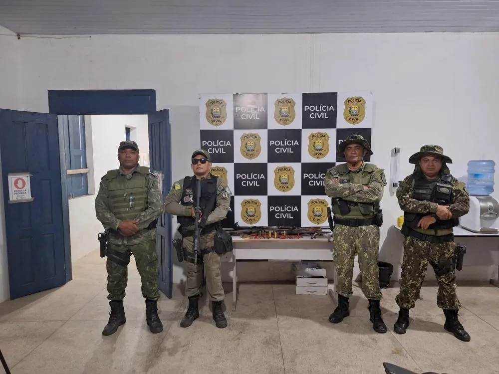 A-foto-mostra-agentes-da-polícia-ambiental-do-Piauí