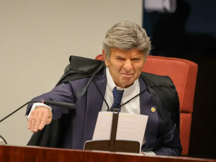 Isolado-Luiz-Fux-pede-transferência-da-2ª-turma-do-STF-e-reacende-tensões-sobre-julgamentos-da-trama-golpista Na-imagem-Luiz-Fux-Ministro-do-Supremo-Tribunal-Federal