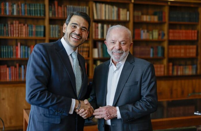 A-imagem-mostra-o-presidente-Lula-e-Jorge-Messias-com-escolha-para-vaga-de-Barroso-presidente-privilegia-lealdade-e-alinhamento-político