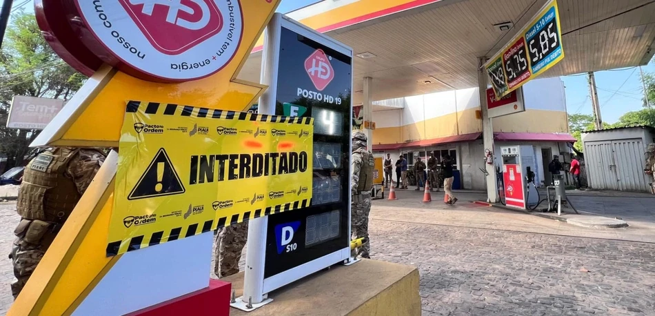 Posto-de-combustível-interditado-no-Piauí-durante-a-Operação-Carbono-Oculto-86-ação-da-Secretaria-de-Segurança-Pública-investiga-adulteração-de-combustíveis-e-lavagem-de-dinheiro-em-rede-de-postos-ligada-ao-PCC